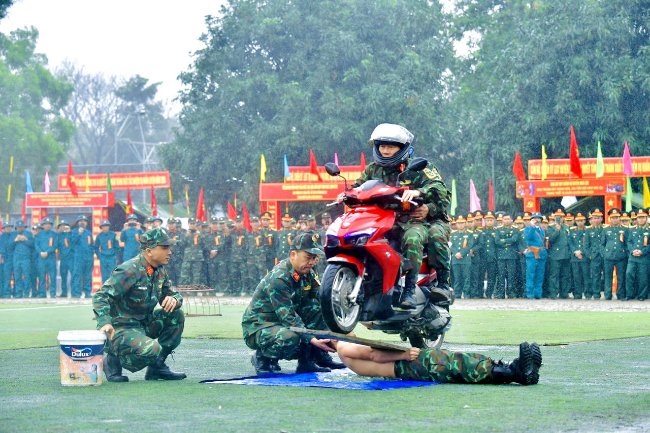 Những hình ảnh đẹp của lực lượng vũ trang Nghệ An tại lễ ra quân huấn luyện 