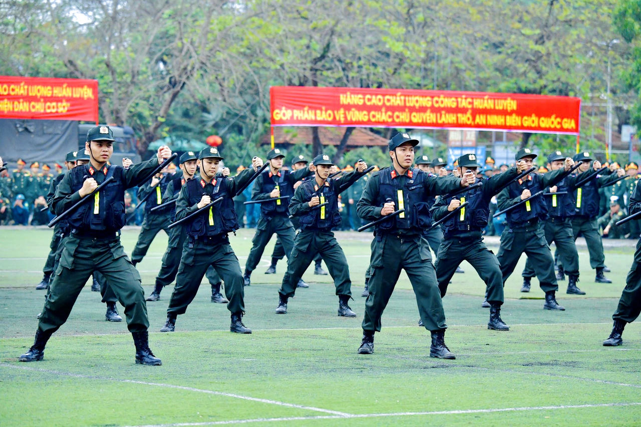 Những hình ảnh đẹp của lực lượng vũ trang Nghệ An tại lễ ra quân huấn luyện 