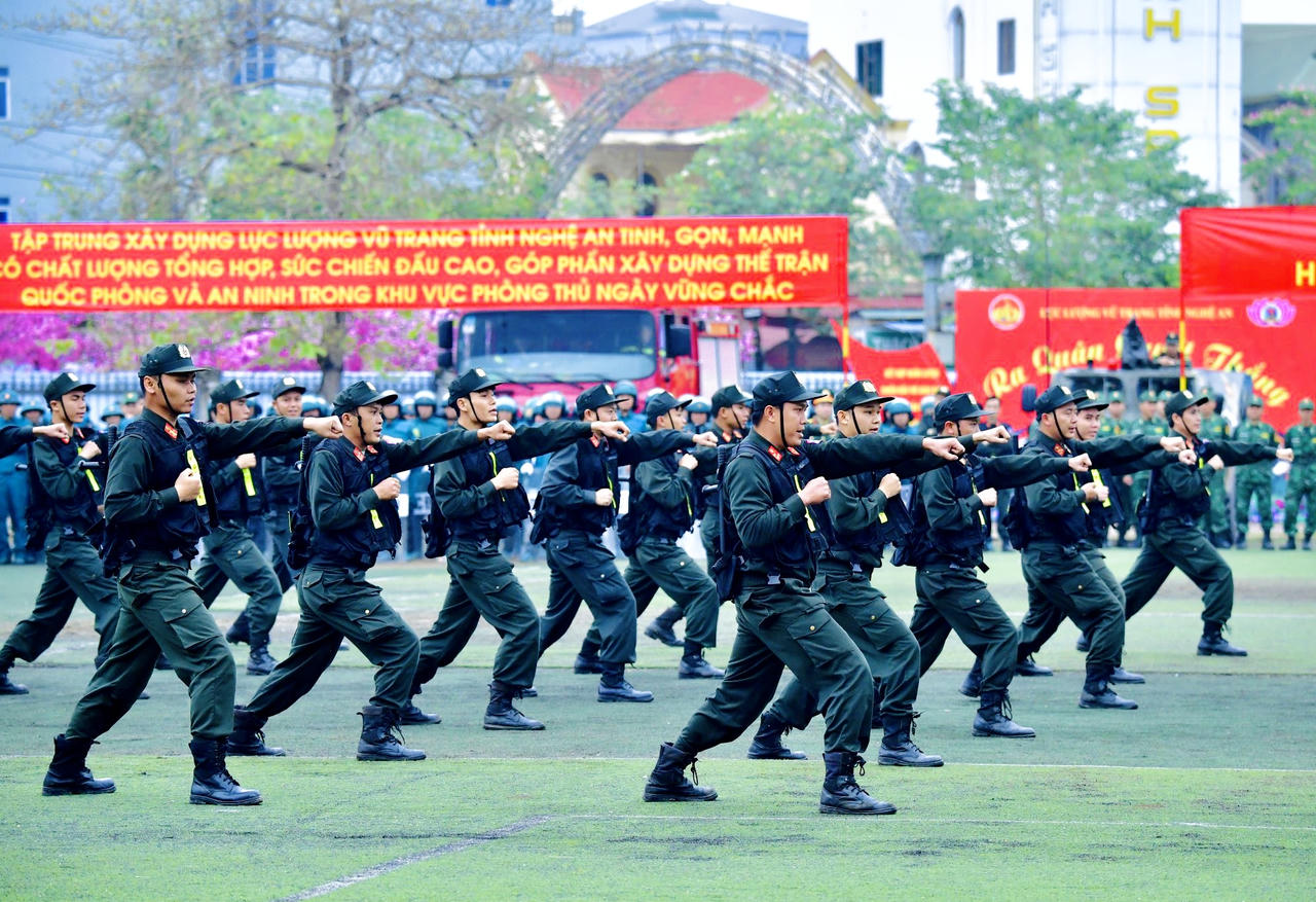 Những hình ảnh đẹp của lực lượng vũ trang Nghệ An tại lễ ra quân huấn luyện 