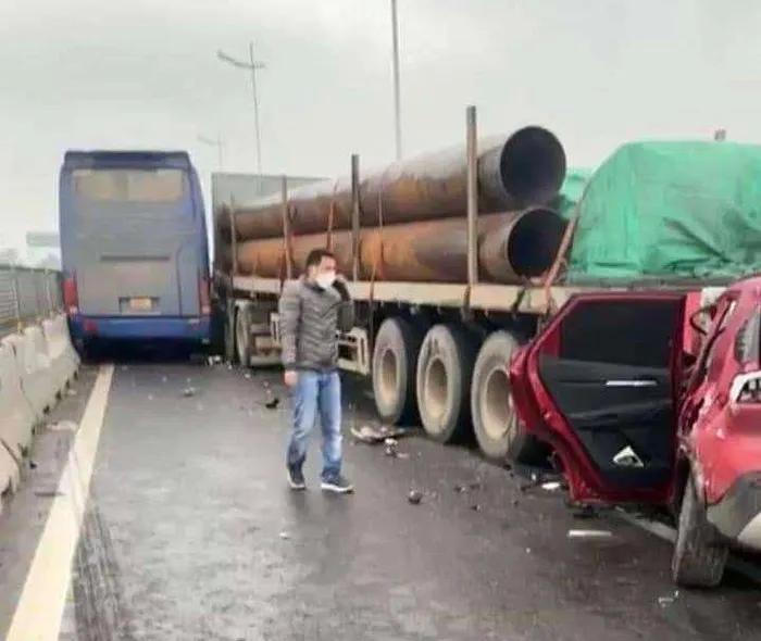 Tai nạn giao thông liên hoàn trên cao tốc Nghi Sơn - Diễn Châu