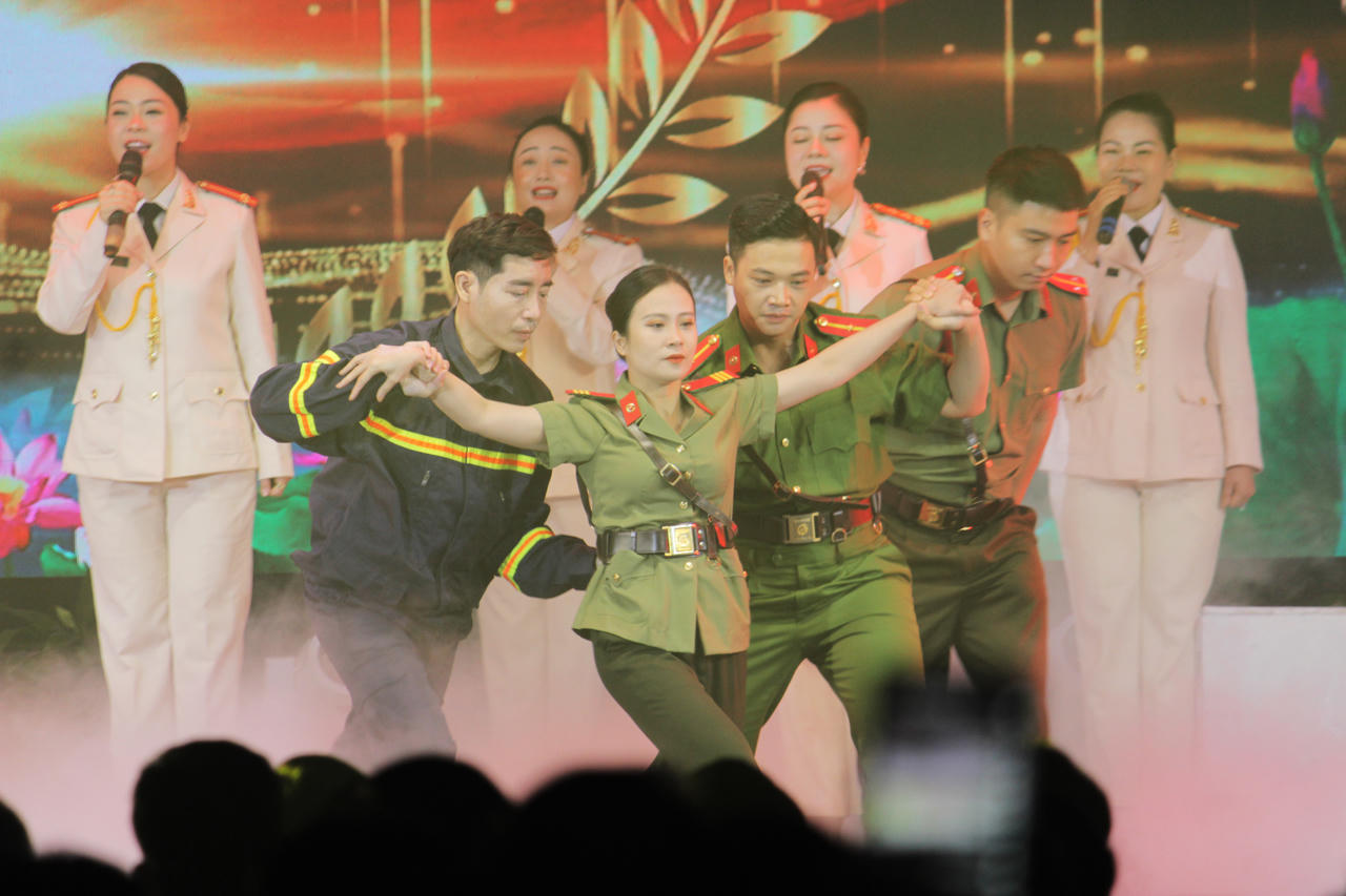 Xứng danh Anh hùng Lực lượng vũ trang nhân dân trên quê hương Bác Hồ