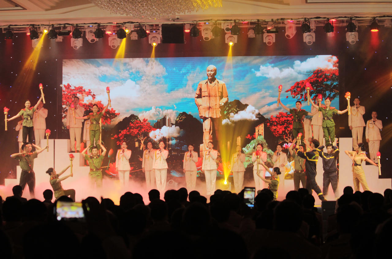 Xứng danh Anh hùng Lực lượng vũ trang nhân dân trên quê hương Bác Hồ