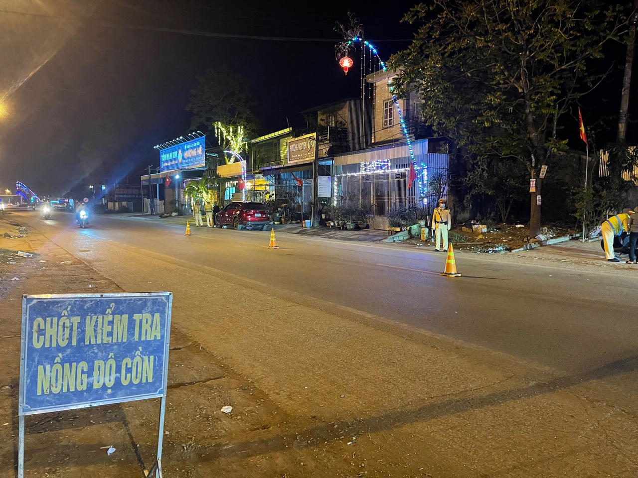 Phát hiện thanh niên dấu ma túy trong người khi kiểm tra nồng độ cồn