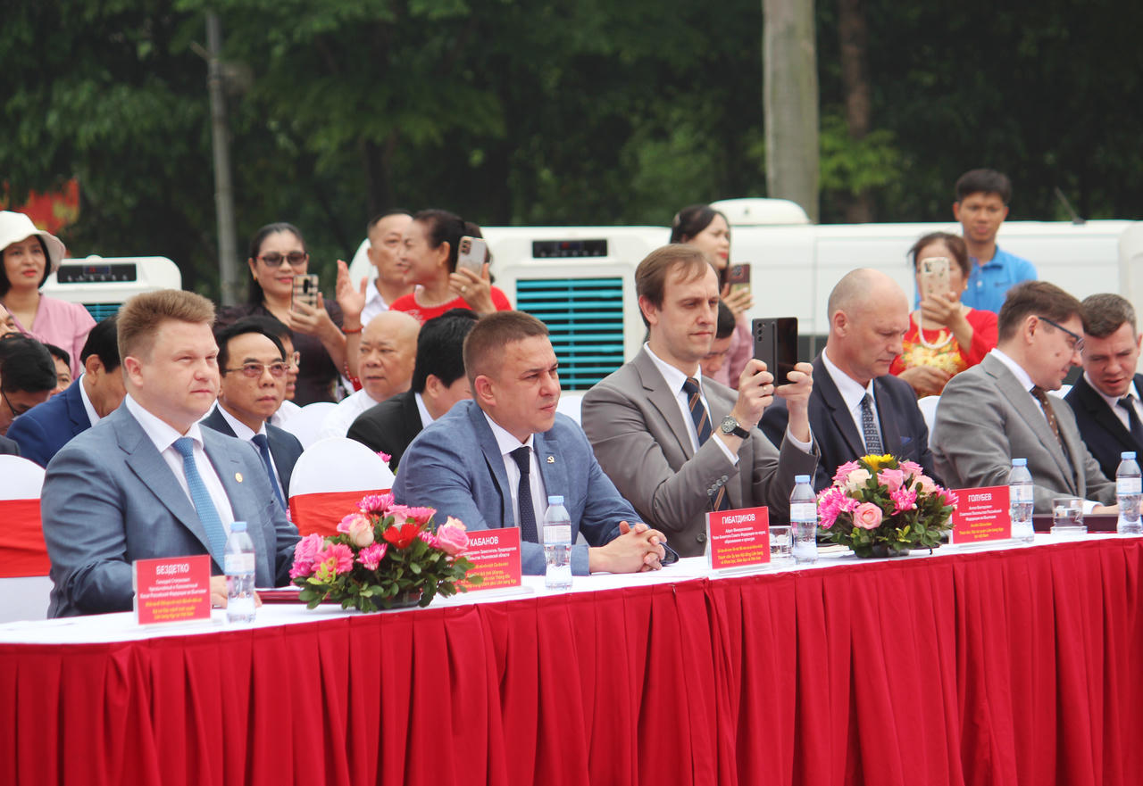 Khánh thành tượng đài V.l.Lênin tại Nghệ An 