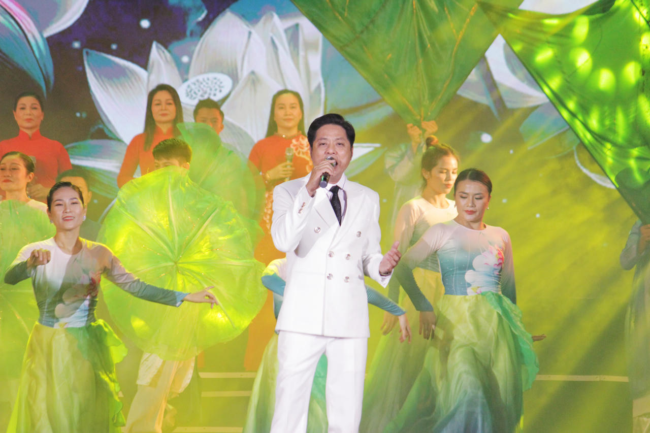 Khai mạc Lễ hội Làng Sen năm 2024 