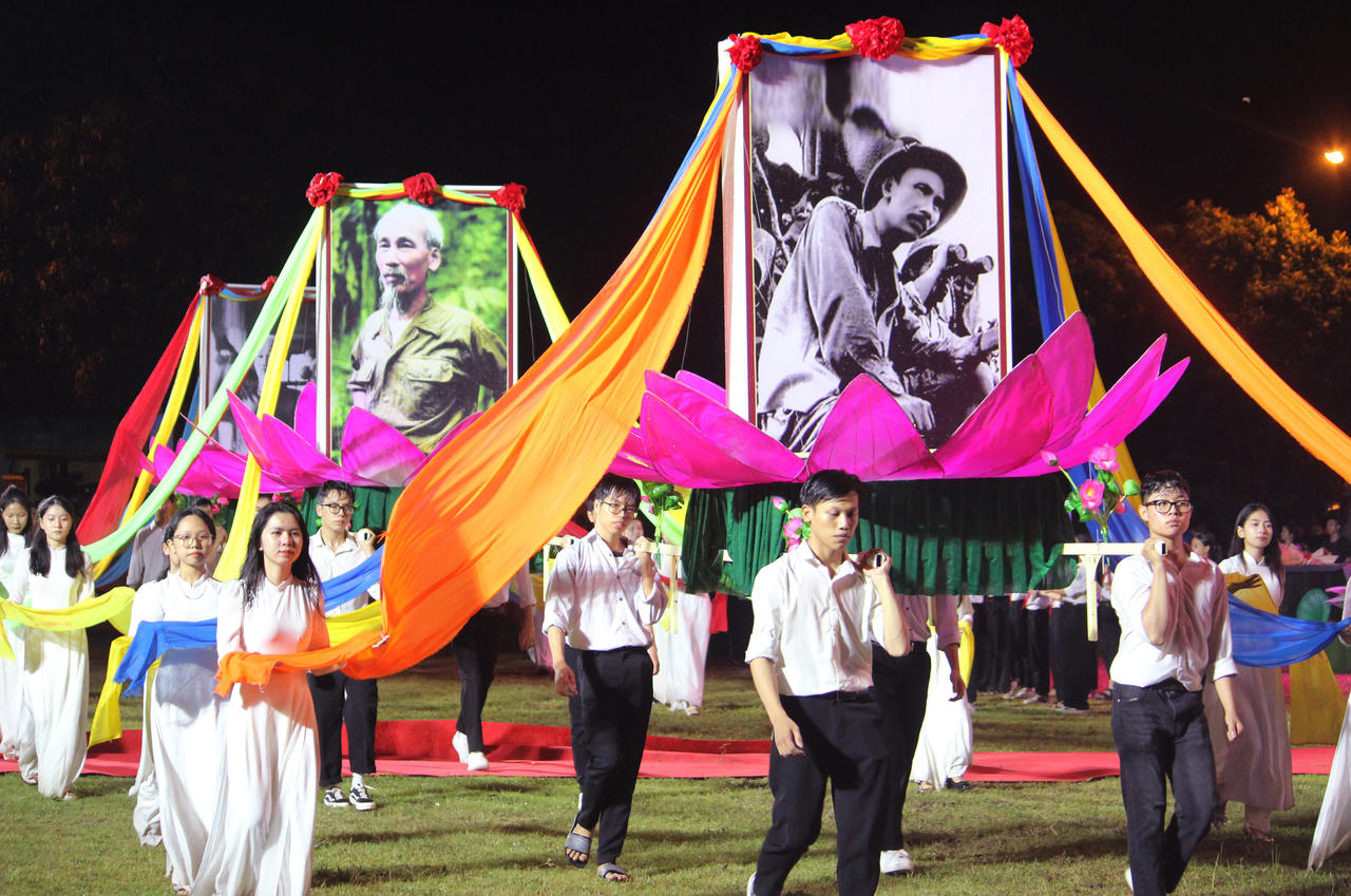 Khai mạc Lễ hội Làng Sen năm 2024 