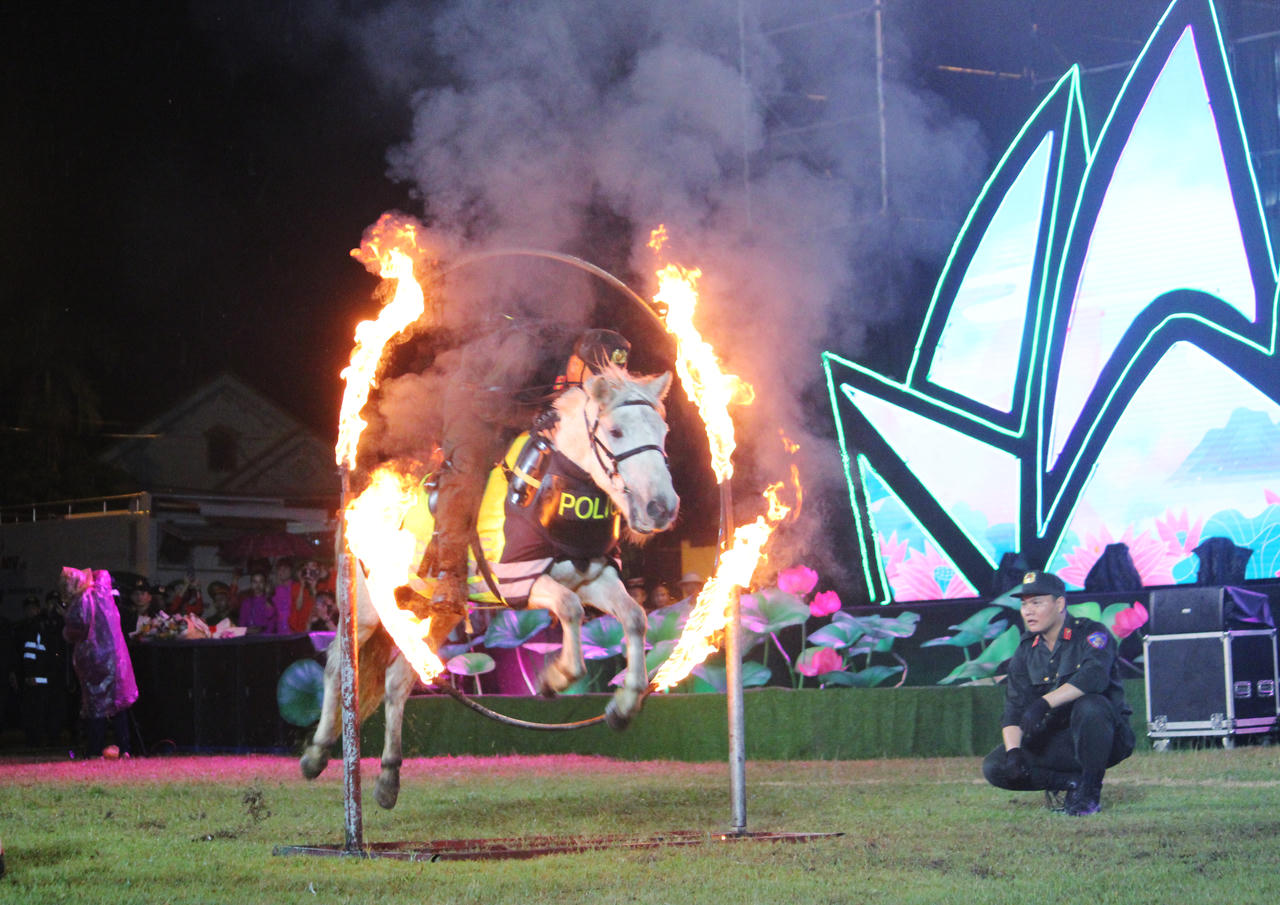 Khai mạc Lễ hội Làng Sen năm 2024 