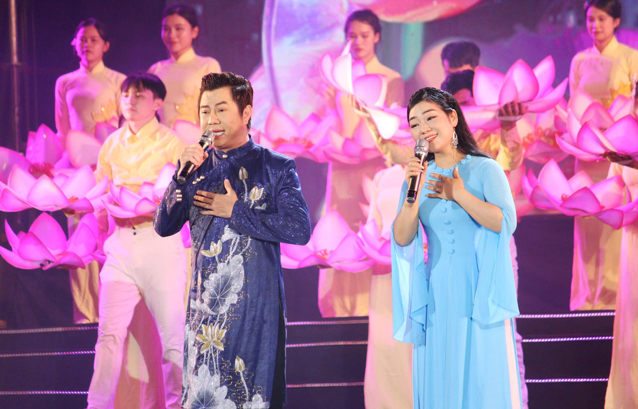 Đặc sắc chương trình nghệ thuật 'Từ Làng Sen đến Thành phố Hồ Chí Minh'