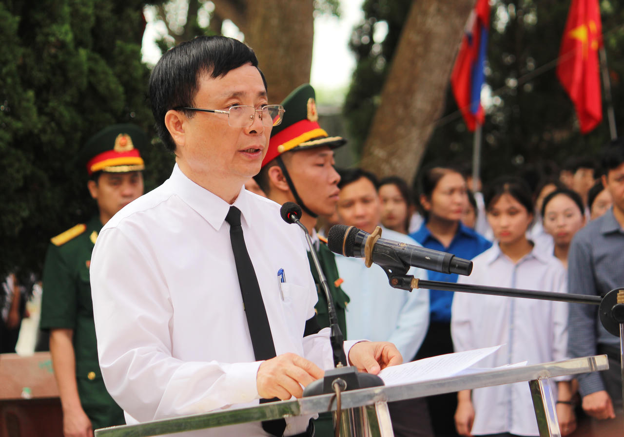 Trọng thể an táng 87 hài cốt liệt sĩ quân tình nguyện và chuyên gia Việt Nam hi sinh tại Lào