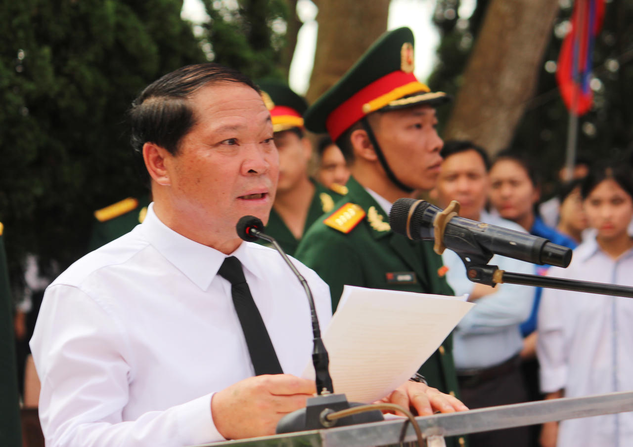 Trọng thể an táng 87 hài cốt liệt sĩ quân tình nguyện và chuyên gia Việt Nam hi sinh tại Lào