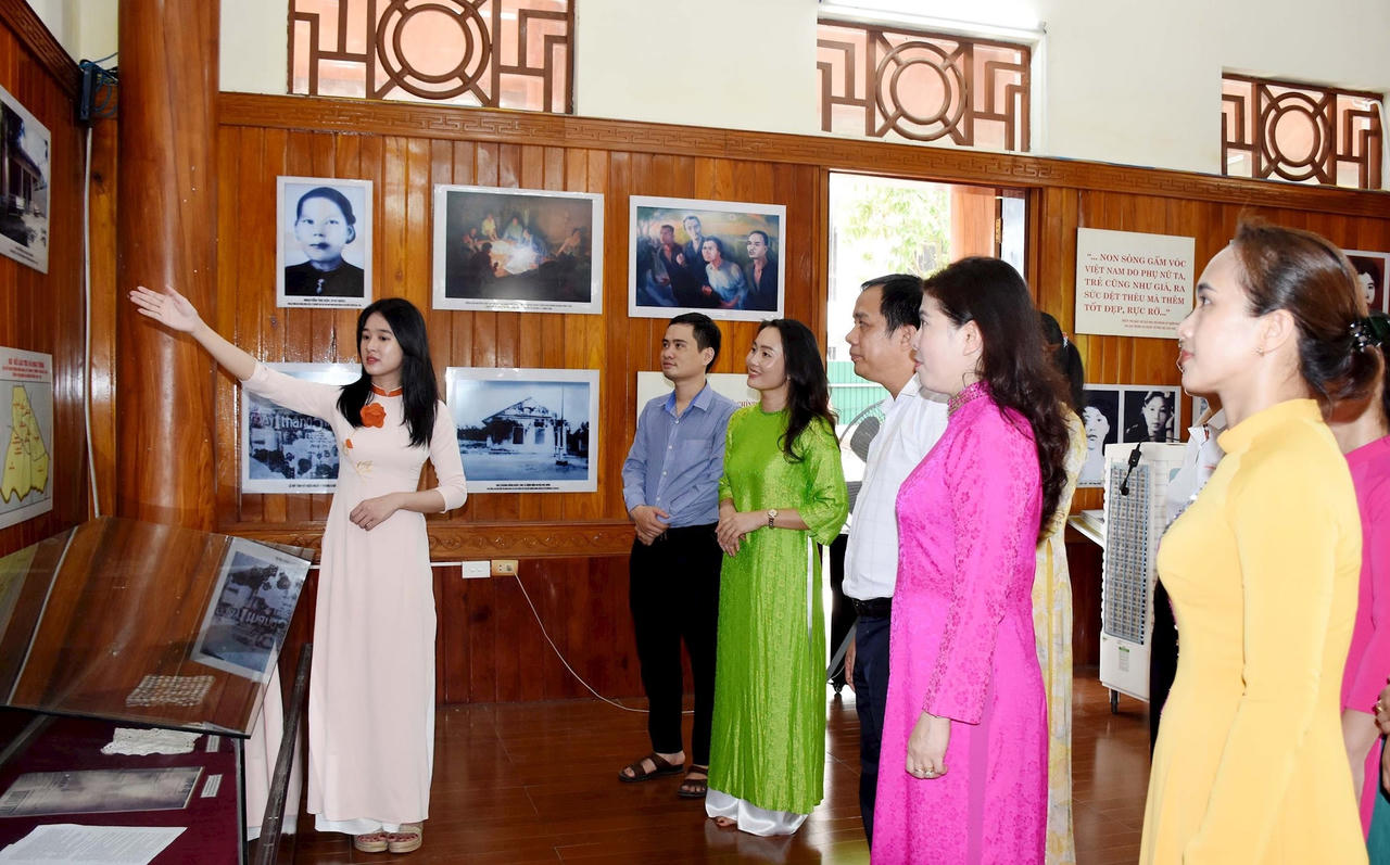 Kỷ niệm 114 năm ngày sinh nữ trung anh kiệt Nguyễn Thị Minh Khai 