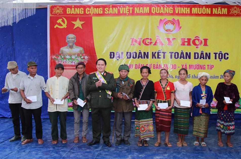 Người dân Nghệ An vui mừng Ngày hội Đại đoàn kết toàn dân tộc