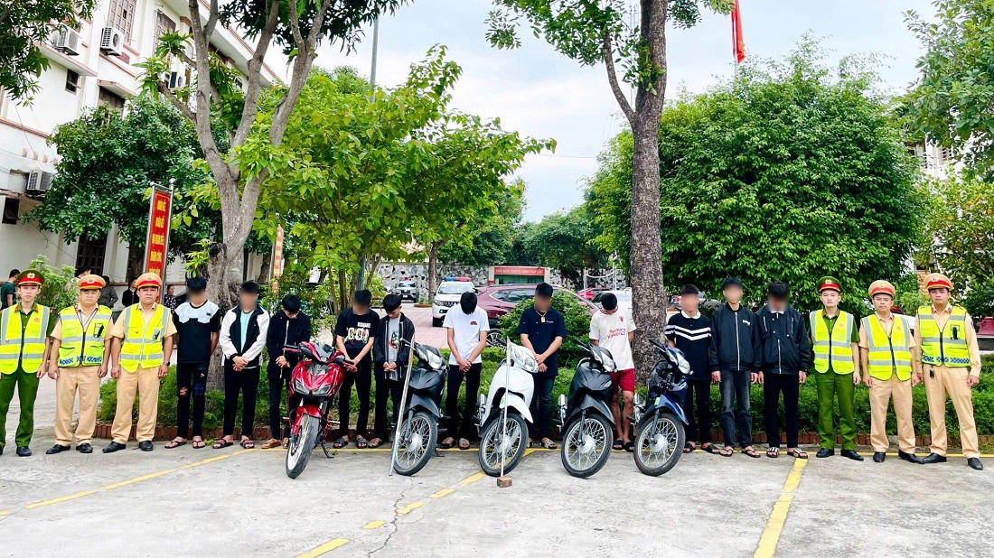 Nghệ An: Liên tiếp xử lý nhiều nhóm thanh, thiếu niên dùng hung khí gây rối trật tự công cộng