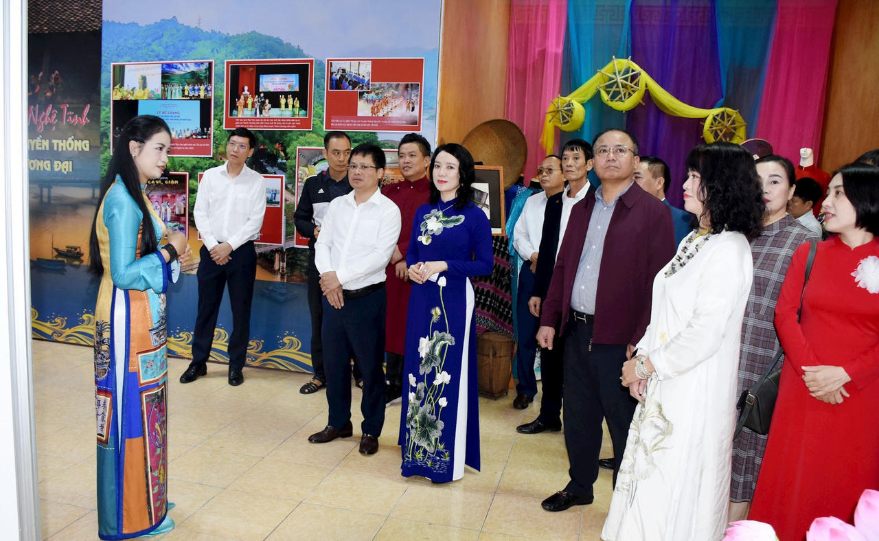 Trưng bày chuyên đề 'Phú Thọ - Nghệ An, kết nối miền di sản'