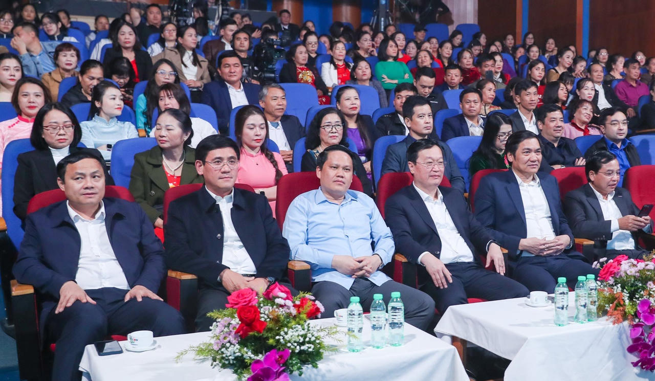 Khai mạc Festival "Về miền ví, giặm - kết nối tinh hoa di sản"