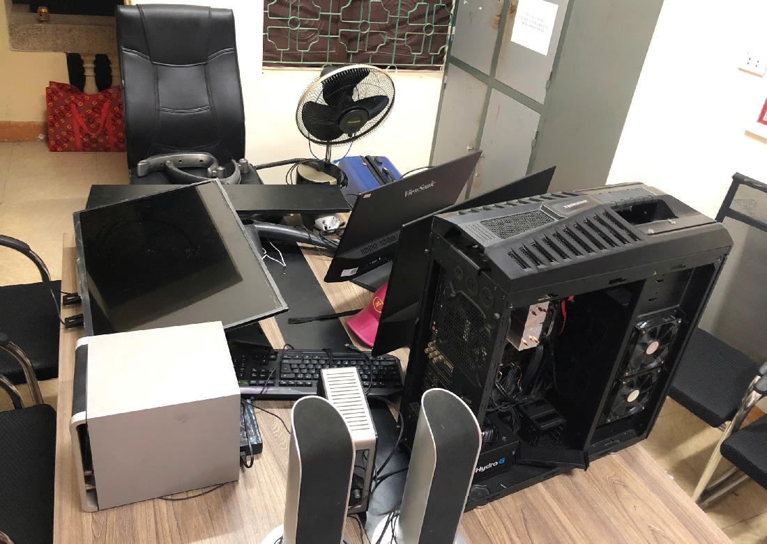 2k2 liên tiếp thực hiện trộm cắp tài sản công