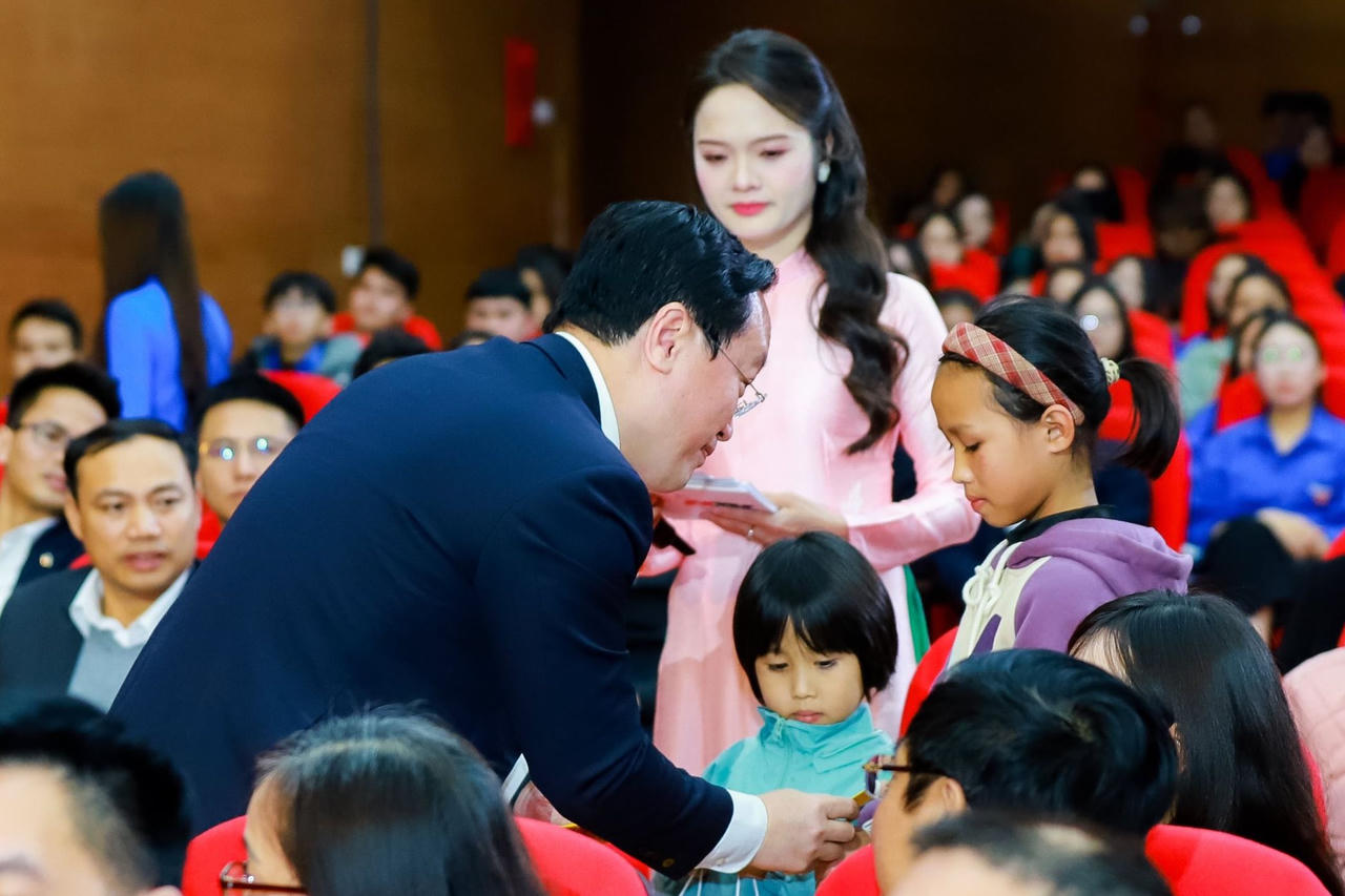 Hơn 132 tỷ đồng hỗ trợ người nghèo, người có hoàn cảnh khó khăn ở Nghệ An đón tết 