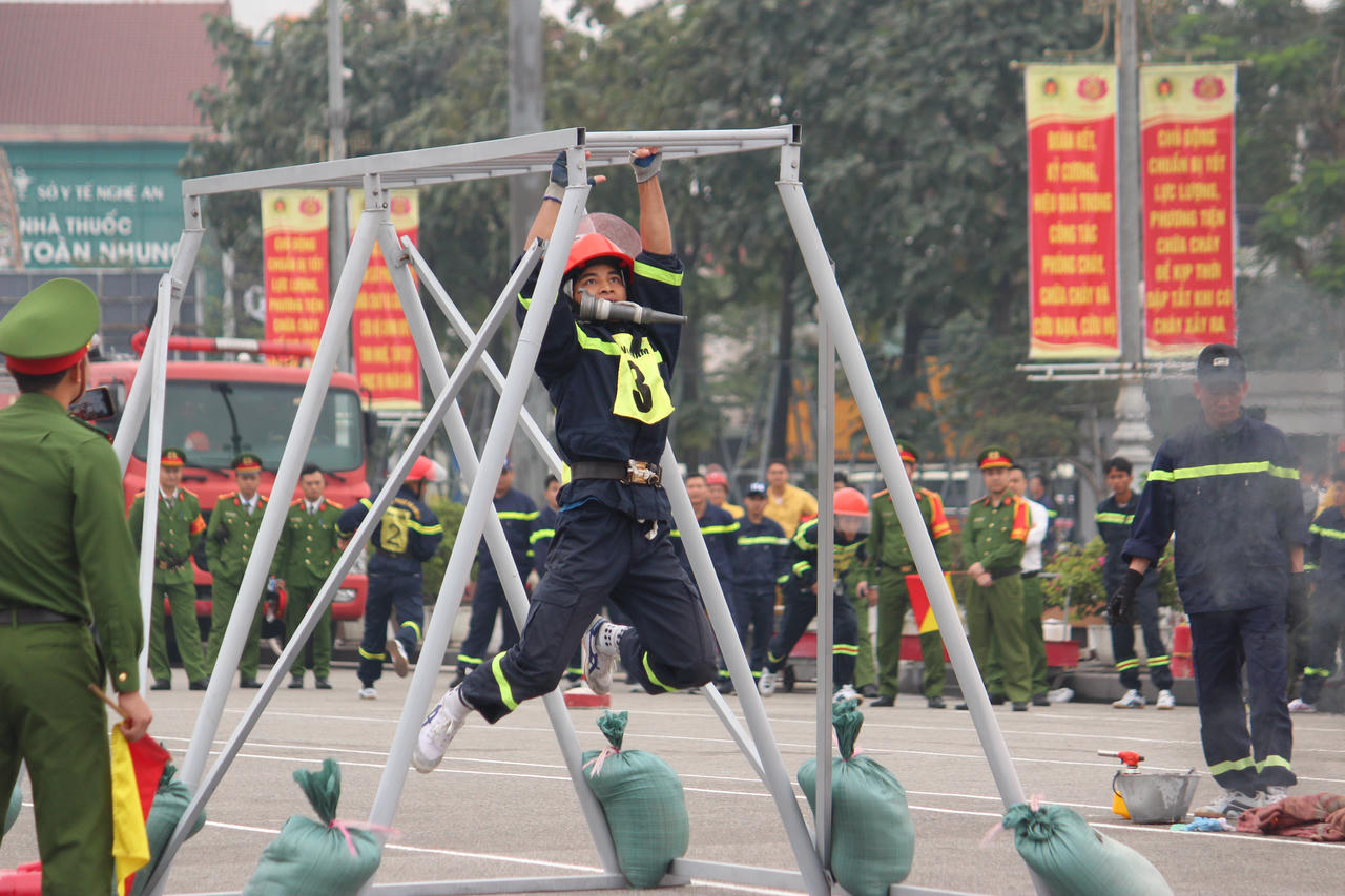 Khai mạc hội thi nghiệp vụ chữa cháy và cứu nạn, cứu hộ khu vực 3