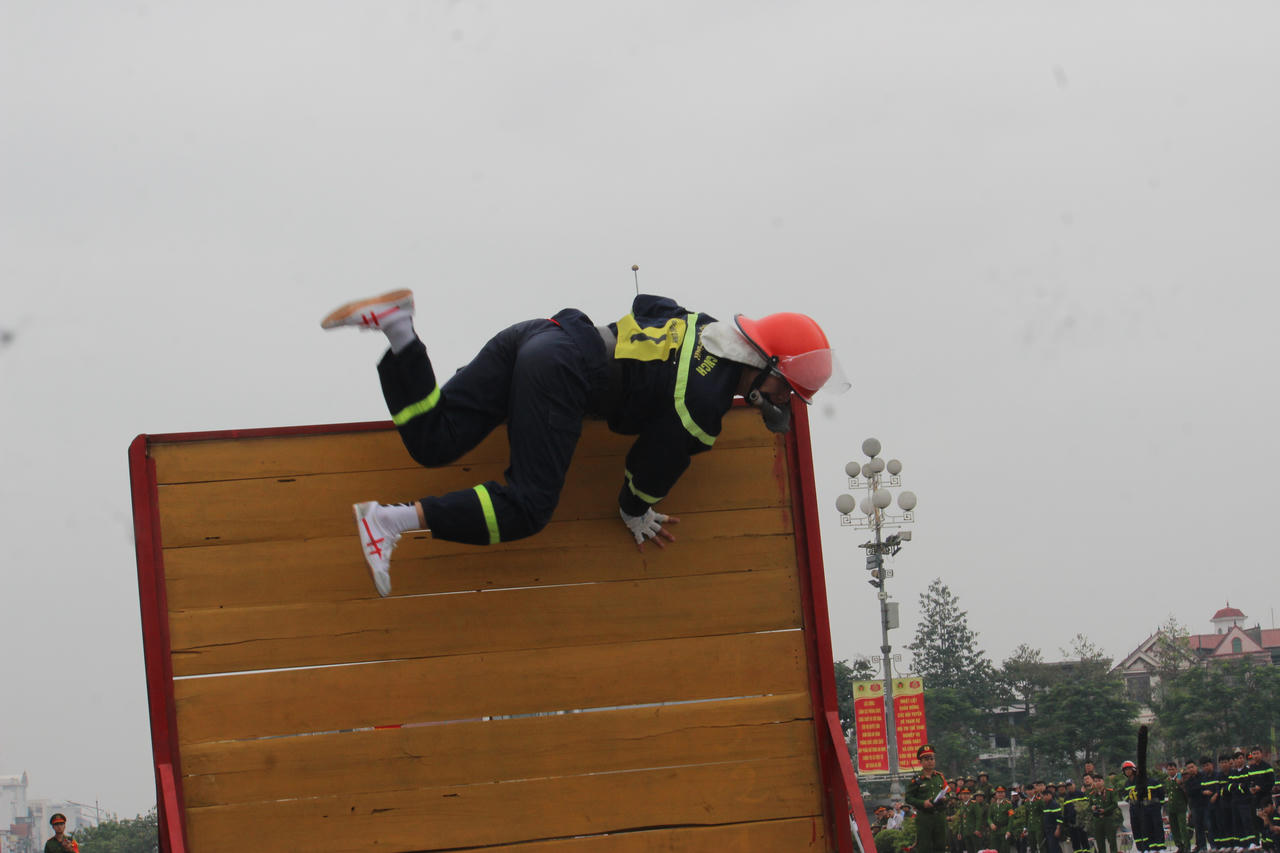 Khai mạc hội thi nghiệp vụ chữa cháy và cứu nạn, cứu hộ khu vực 3