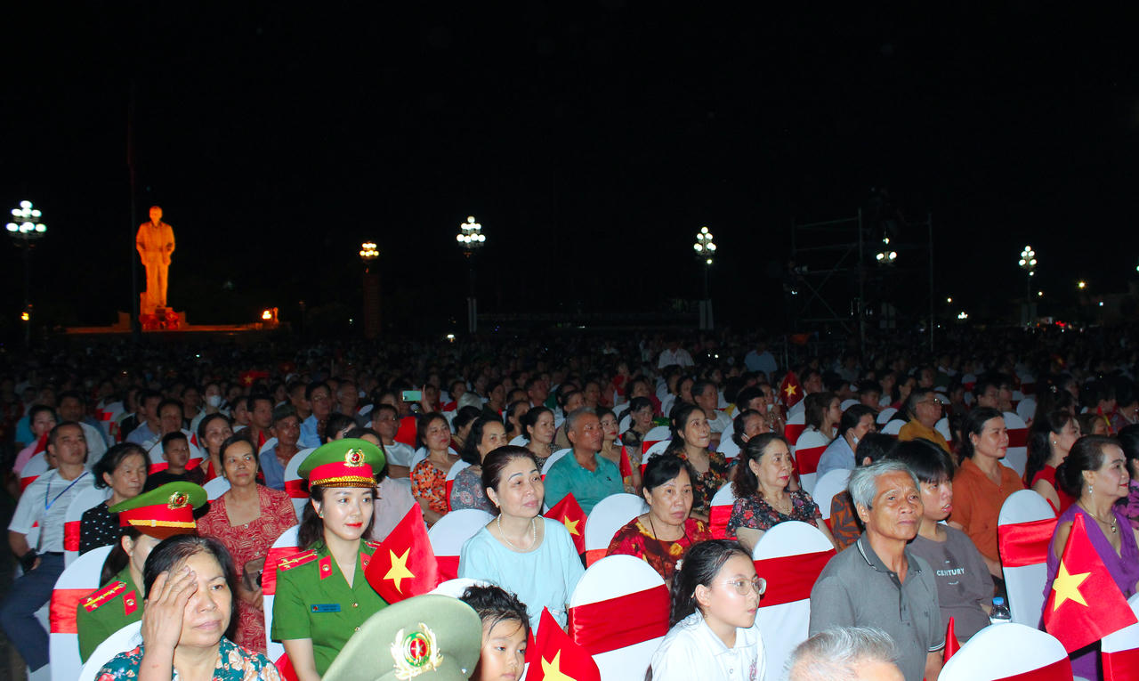 Lễ hội Làng Sen 2025 khép lại đầy xúc động 