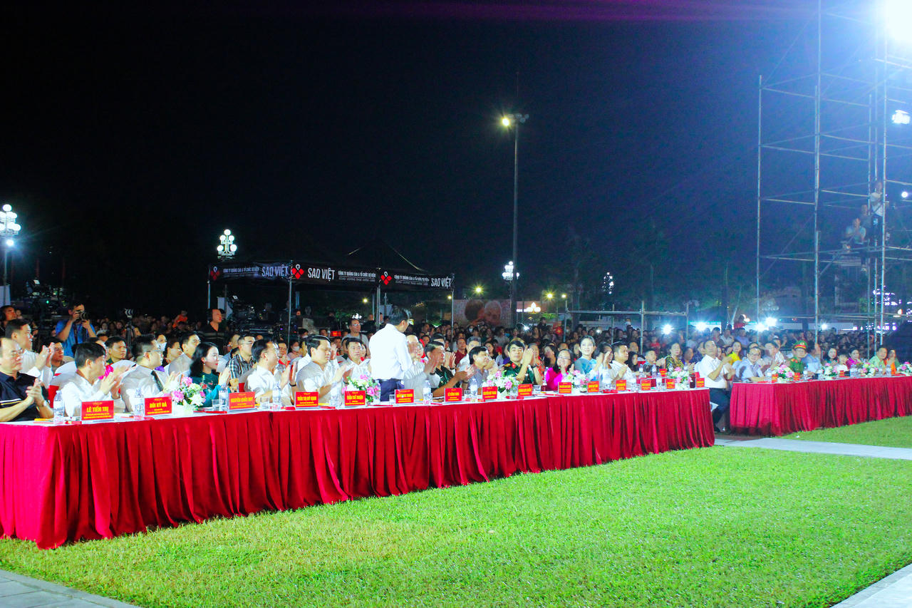 Lễ hội Làng Sen 2025 khép lại đầy xúc động 