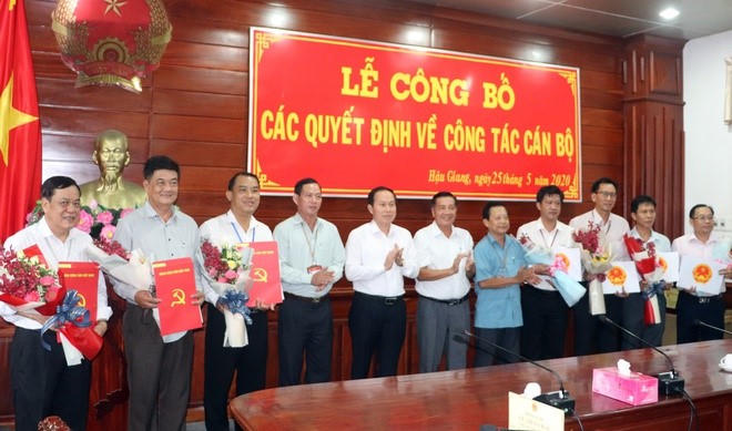 Hậu Giang điều động, bổ nhiệm nhiều cán bộ lãnh đạo