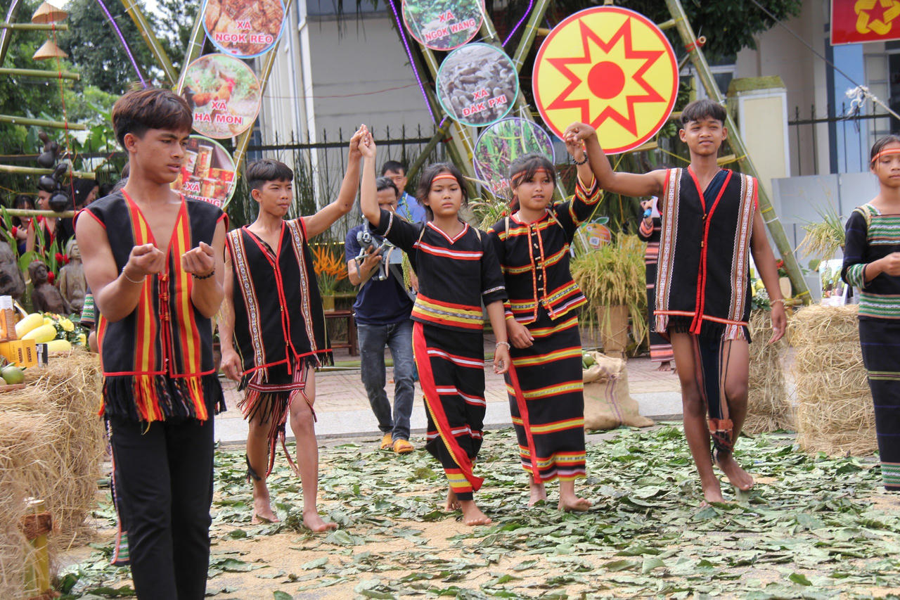 Đăk Hà (Kon Tum) tổ chức phiên chợ nông nghiệp sạch 2023