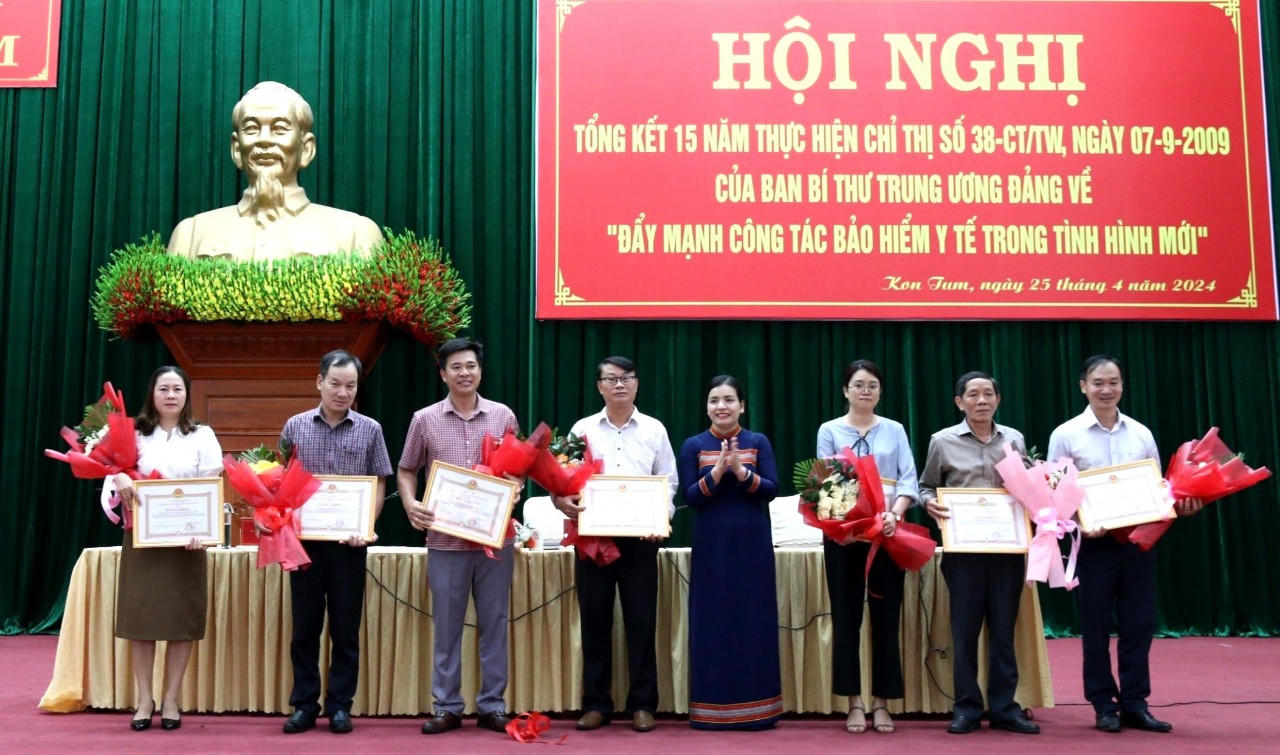 Kon Tum: Nâng cao trách nhiệm trong công tác vận động người dân tham gia bảo hiểm y tế