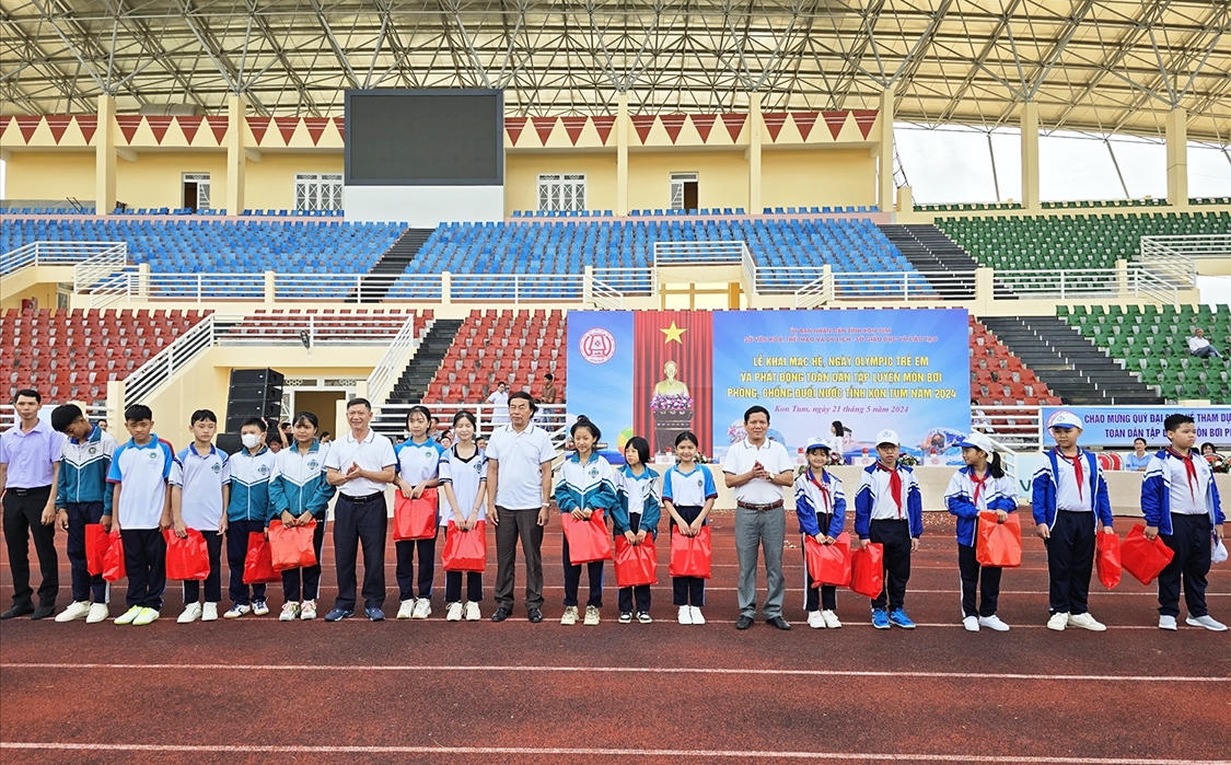 Kon Tum: Khai mạc hè, ngày olympic và phát động toàn dân tập luyện môn bơi, phòng, chống đuối nước