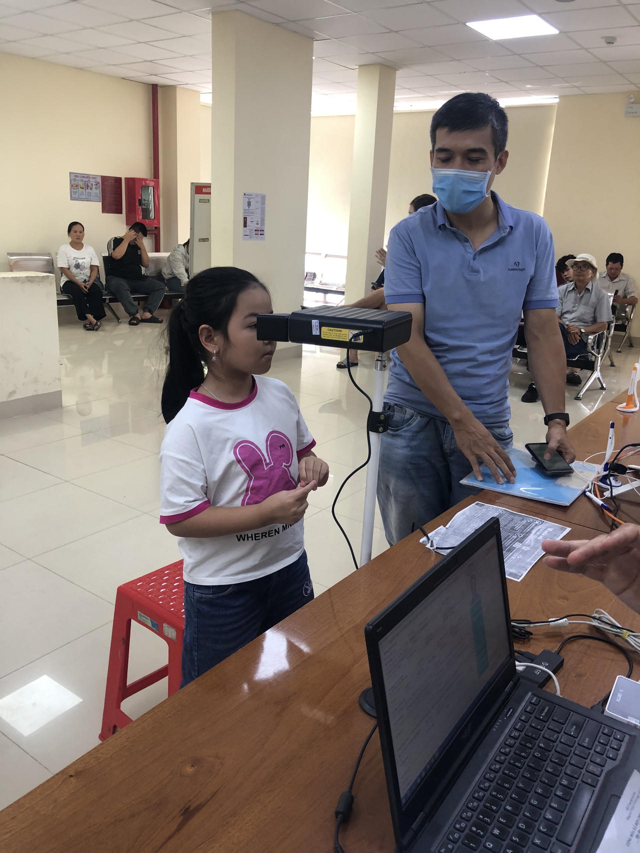 Công an Kon Tum tiếp nhận gần 1.000 hồ sơ cấp mới thẻ căn cước 