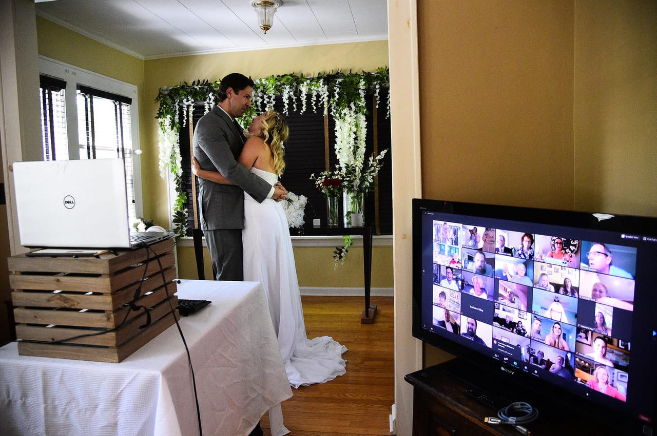 Những hình ảnh cho thấy đám cưới đã thay đổi như thế nào trong đại dịch