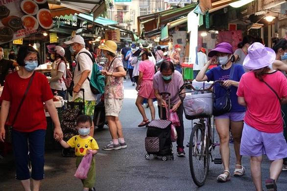 Tính hai mặt của giải pháp "bế quan tỏa cảng" ngừa COVID-19