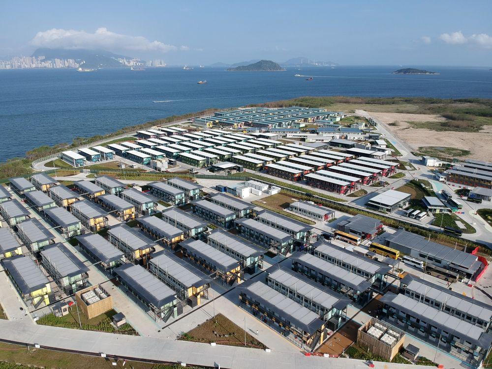 Tính hai mặt của giải pháp "bế quan tỏa cảng" ngừa COVID-19