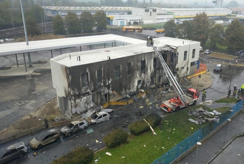 Gia đình tỷ phú thiệt mạng trong vụ máy bay lao vào tòa nhà 