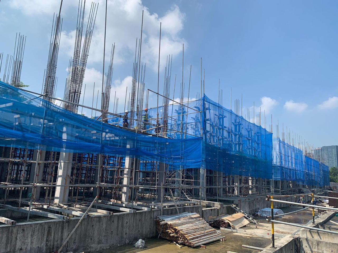 Hiện trạng tiến độ thi công Tổ hợp chung cư - thương mại lớn nhất quận Tây Hồ (KĐT Ciputra) - Hà Nội