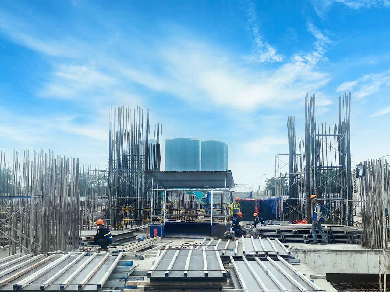 Hiện trạng tiến độ thi công Tổ hợp chung cư - thương mại lớn nhất quận Tây Hồ (KĐT Ciputra) - Hà Nội