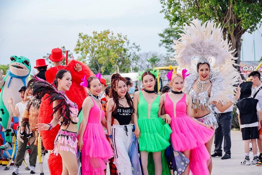 Hàng nghìn người dân đổ về The Global City, tâm điểm vui chơi, giải trí mới của TP HCM