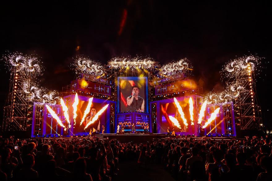 Hàng nghìn người dân đổ về The Global City, tâm điểm vui chơi, giải trí mới của TP HCM