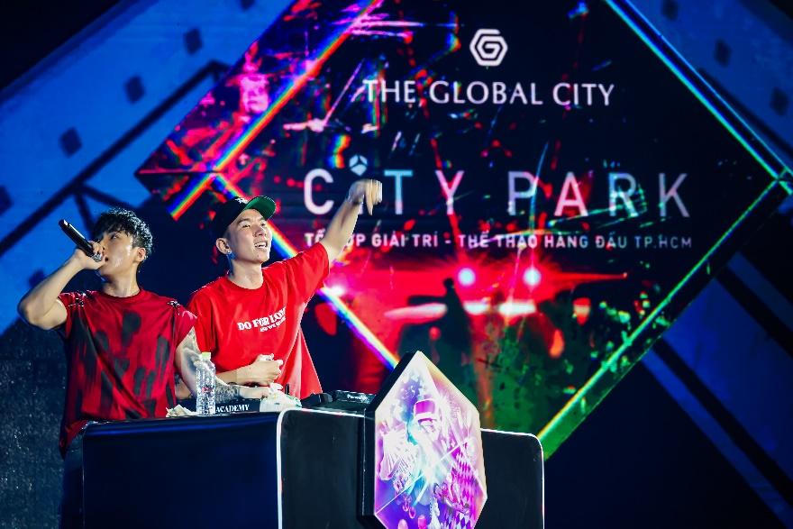 Hàng nghìn người dân đổ về The Global City, tâm điểm vui chơi, giải trí mới của TP HCM