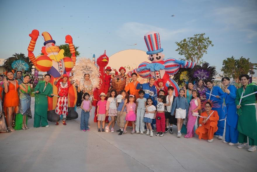 Hàng nghìn người dân đổ về The Global City, tâm điểm vui chơi, giải trí mới của TP HCM