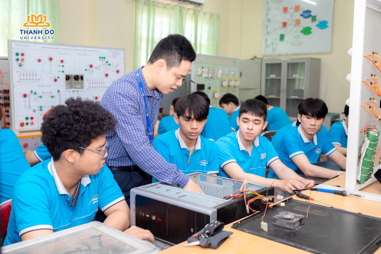 Đại học Thành Đô đón xu hướng, đào tạo định hướng công nghệ vi mạch bán dẫn