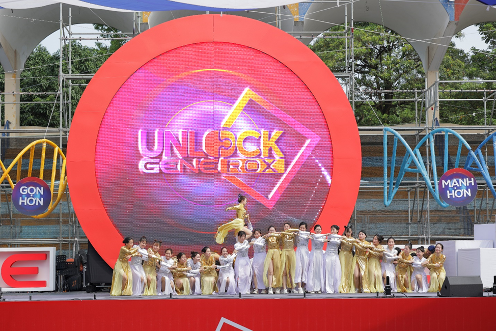 Chiều sâu văn hóa - sức sống thương hiệu của ROX Group