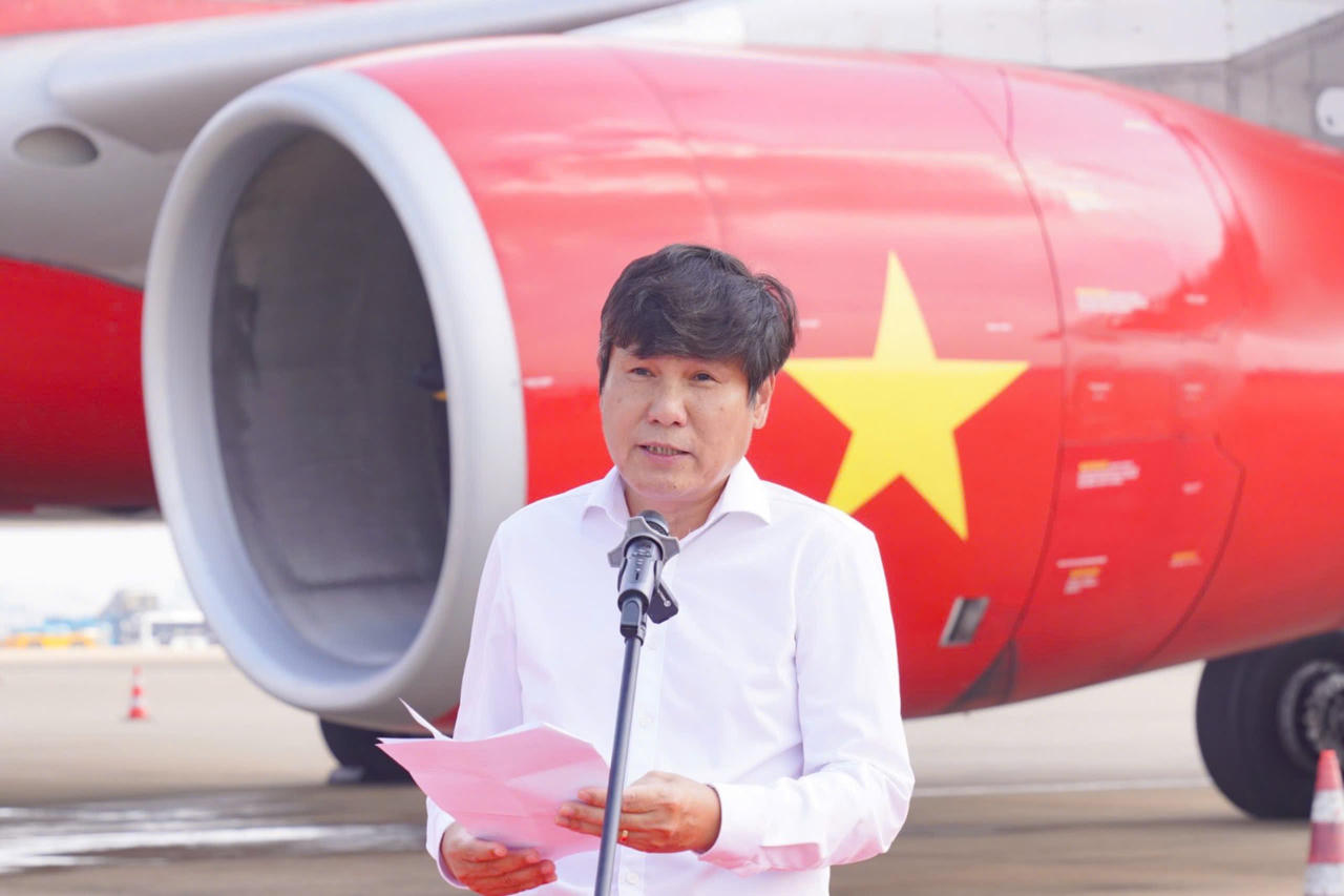 Vietjet khai thác chuyến bay đầu tiên sử dụng nhiên liệu hàng không bền vững SAF do Petrolimex Aviation cung cấp