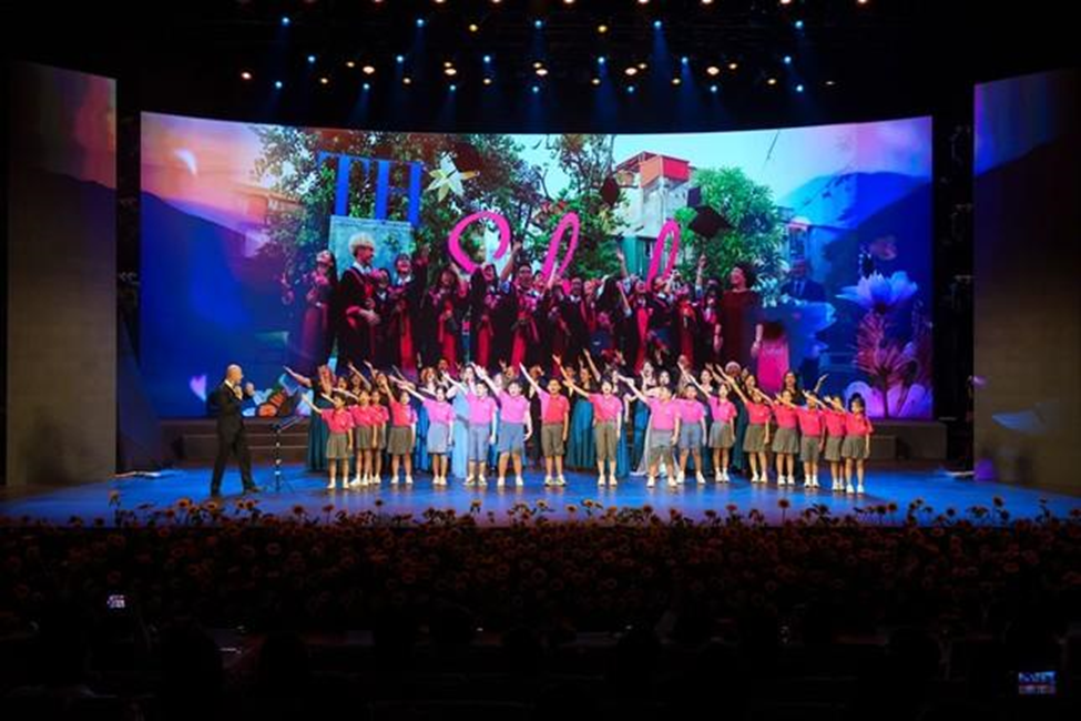 Những ấn tượng khó quên từ chương trình nghệ thuật kỷ niệm 10 năm thành lập Quỹ Vì Tầm Vóc Việt