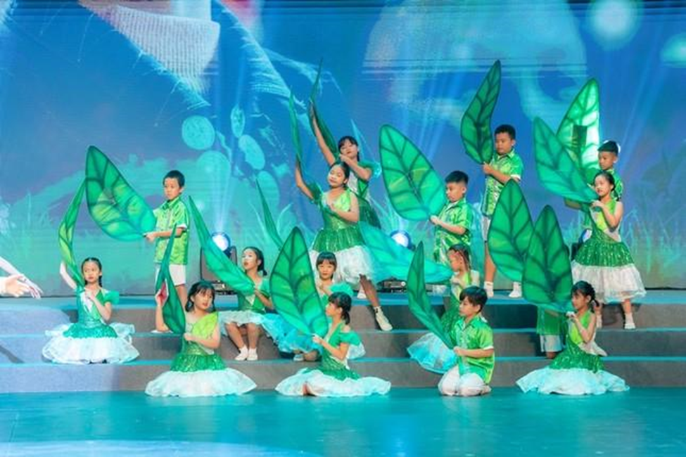 Những ấn tượng khó quên từ chương trình nghệ thuật kỷ niệm 10 năm thành lập Quỹ Vì Tầm Vóc Việt