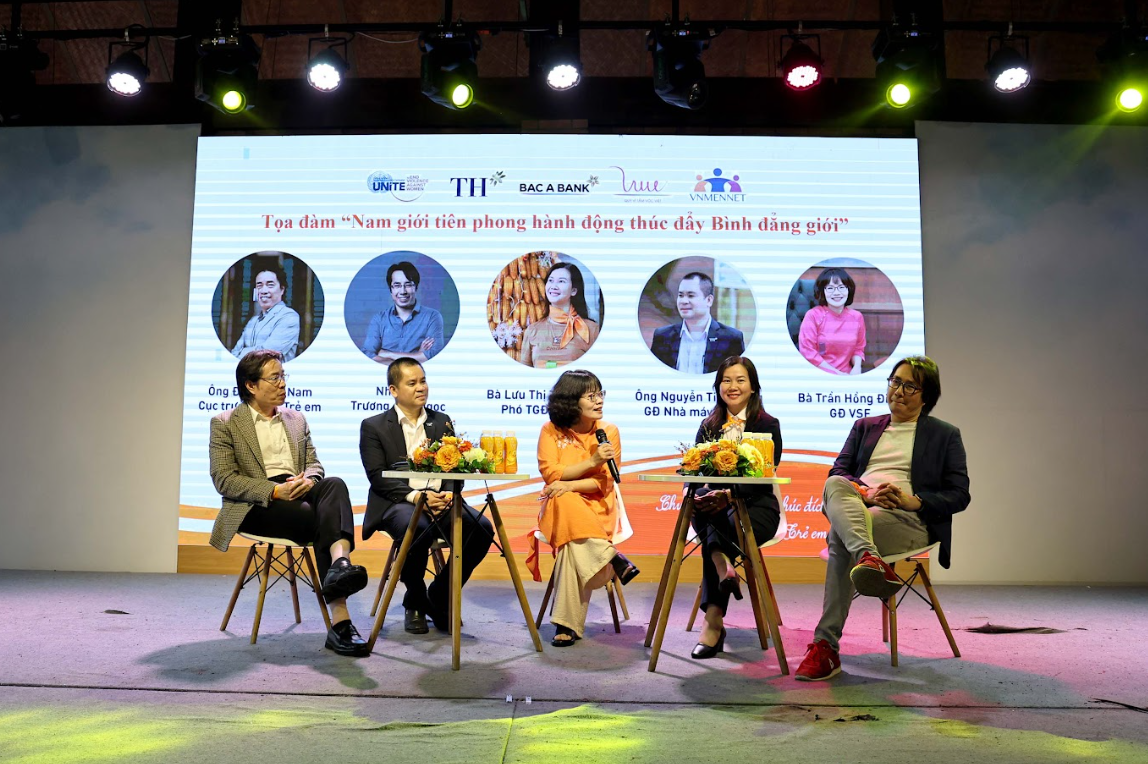 Cán bộ nhân viên Tập đoàn TH tham gia tọa đàm về vai trò của nam giới trong thúc đẩy bình đẳng giới 