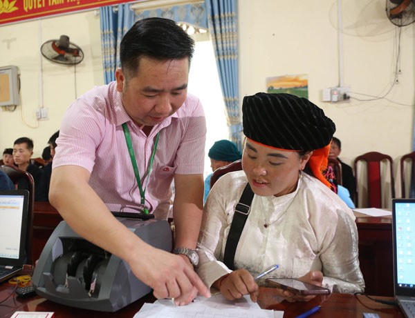 Chuyện về những người mang tín dụng chính sách đến vùng biên Mèo Vạc