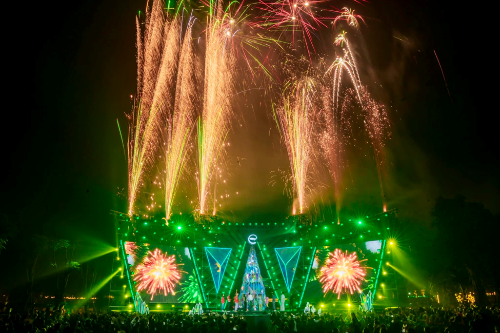 Eco Central Park Countdown 2025: Soái ca Mai Tiến Dũng hiện diện 