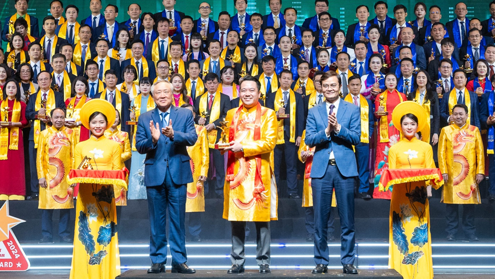 Tập đoàn Tân Á Đại Thành được vinh danh TOP 10 Sao Vàng Đất Việt 2024