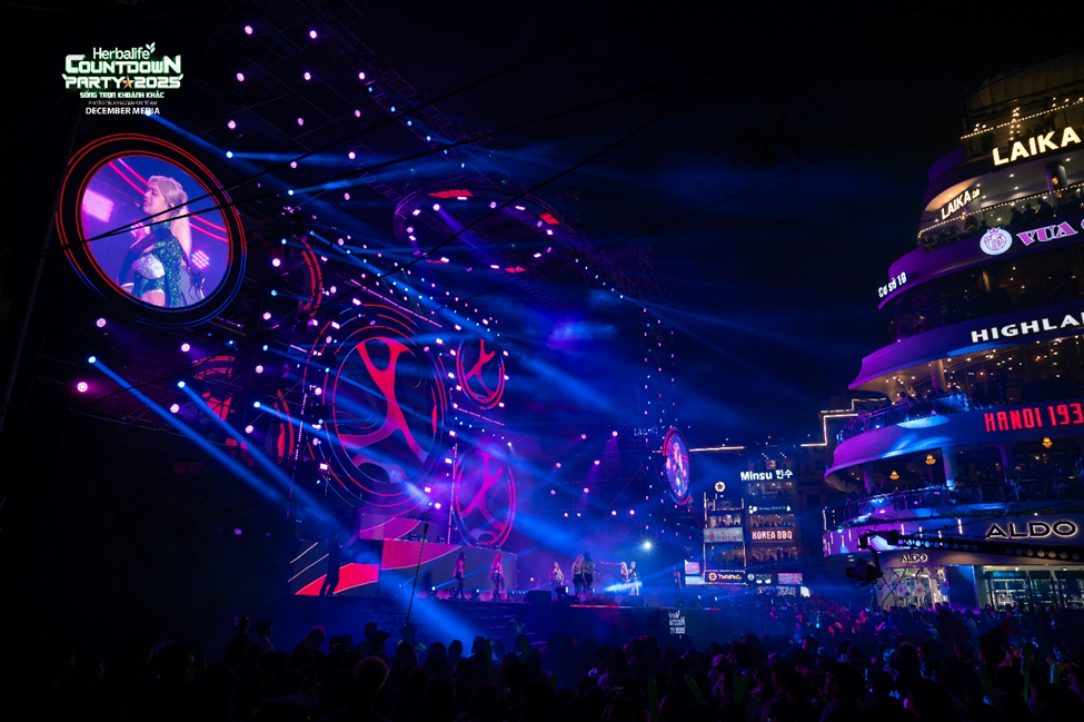 Herbalife Việt Nam tài trợ Chương trình 'Chào Năm Mới 2025' tại Hà Nội 